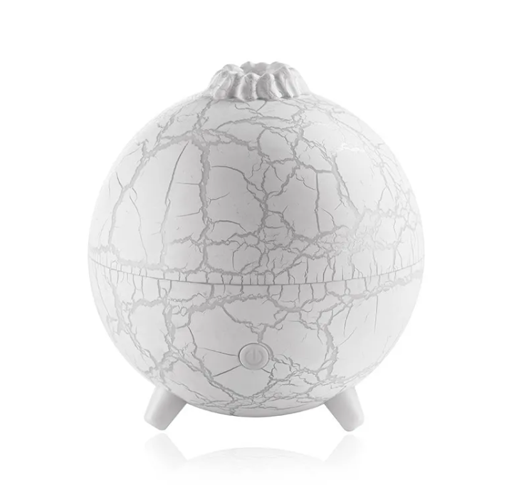 Planet Aromatherapy Diffuser with Color-Changing Ambient Light